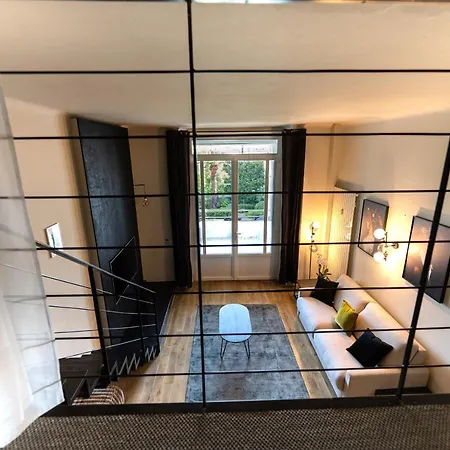 With Mezzanine Sleeps 4 In Sought After In Apartment Cannes