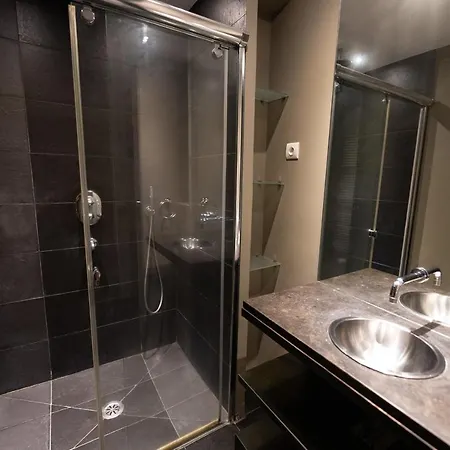 Apartment With Mezzanine Sleeps 4 In Sought After In Cannes