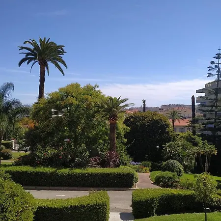 With Mezzanine Sleeps 4 In Sought After In * Cannes